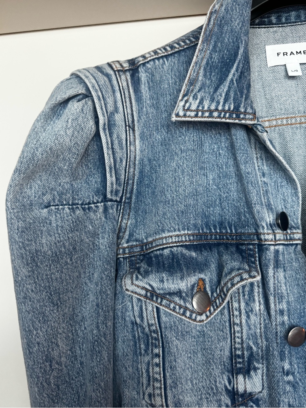 FRAME Light Wash Puff Shoulder Denim Jean Jacket Size L - Picture 3 of 8